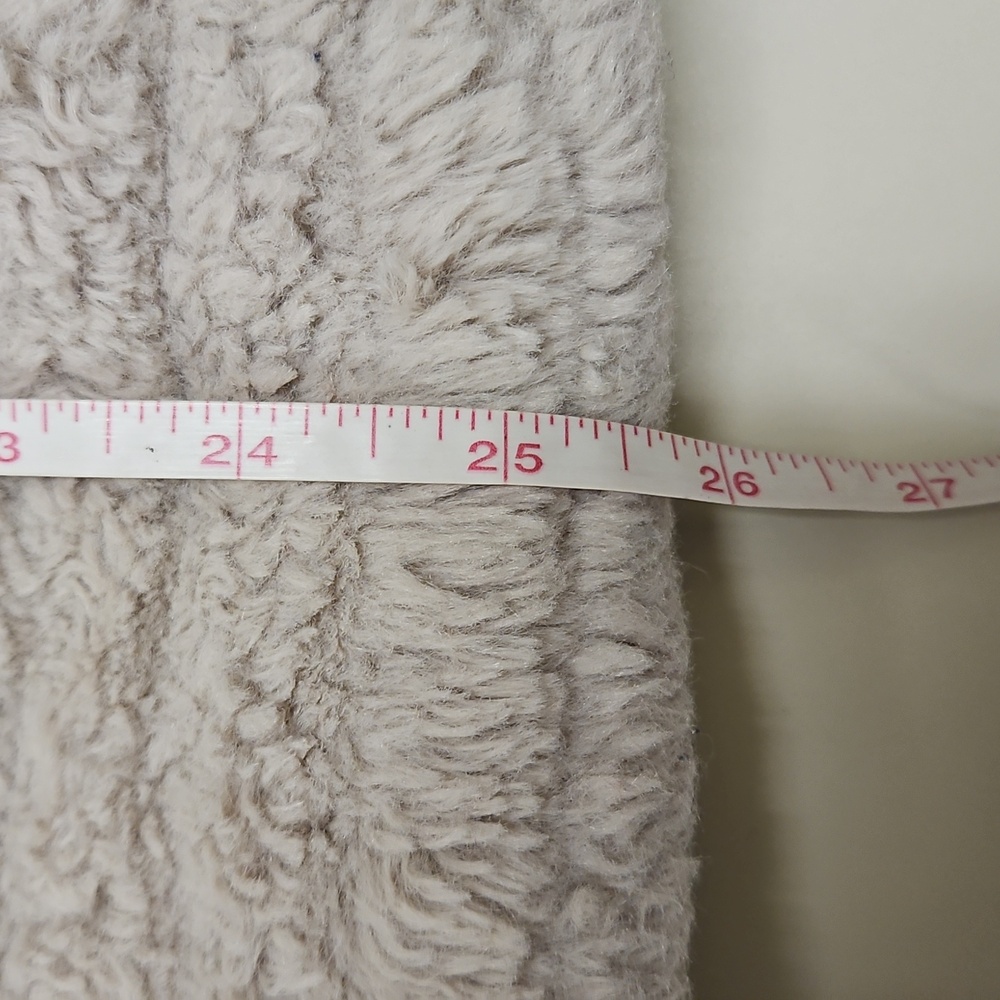 Calvin Klein Sherpa Vest - Picture 13 of 13